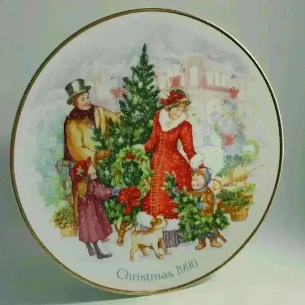 VINTAGE AVON COLLECTIBLE CHRISTMAS PLATE 1990 / PORCELAIN / TRIMMED IN 22K GOLD